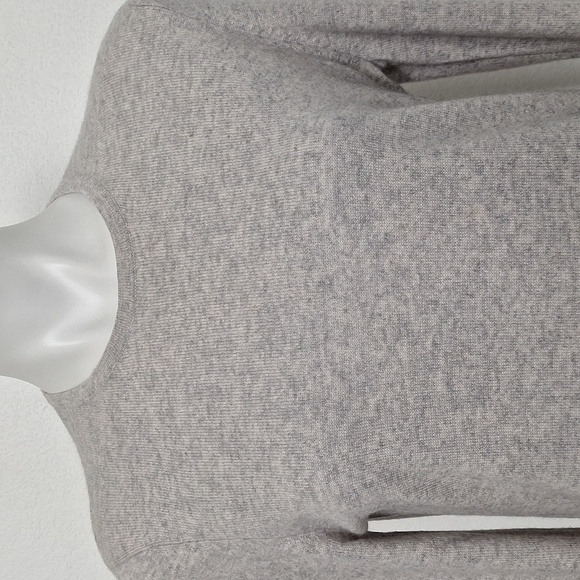 Lands' End Girls Gray Round Neck Preppy Gorpcore Long Sleeve Sweater Size M - Picture 2 of 11